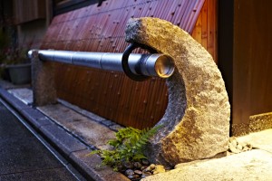 祇園　久楽様　犬やらいメンテナンス