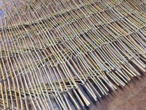 枝穂垣製作中