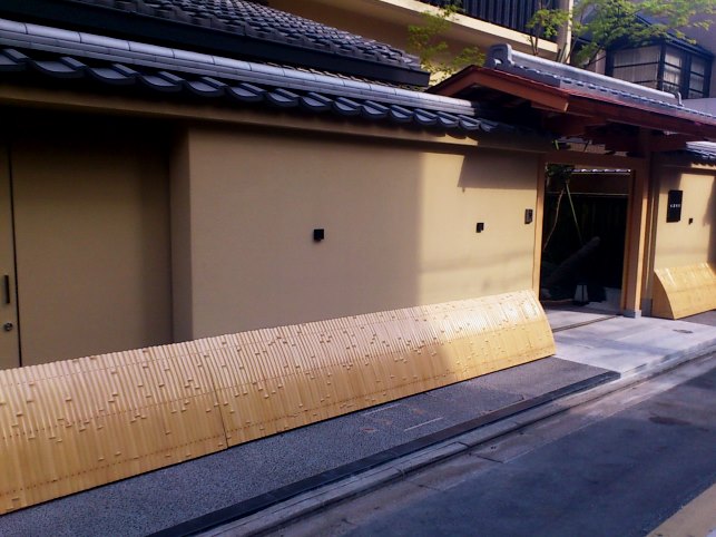 犬矢来(駒寄せ)