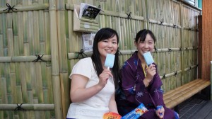 竹垣の前に素敵な笑顔が集まりました！