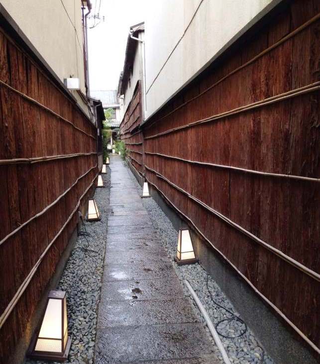 杉皮の垣