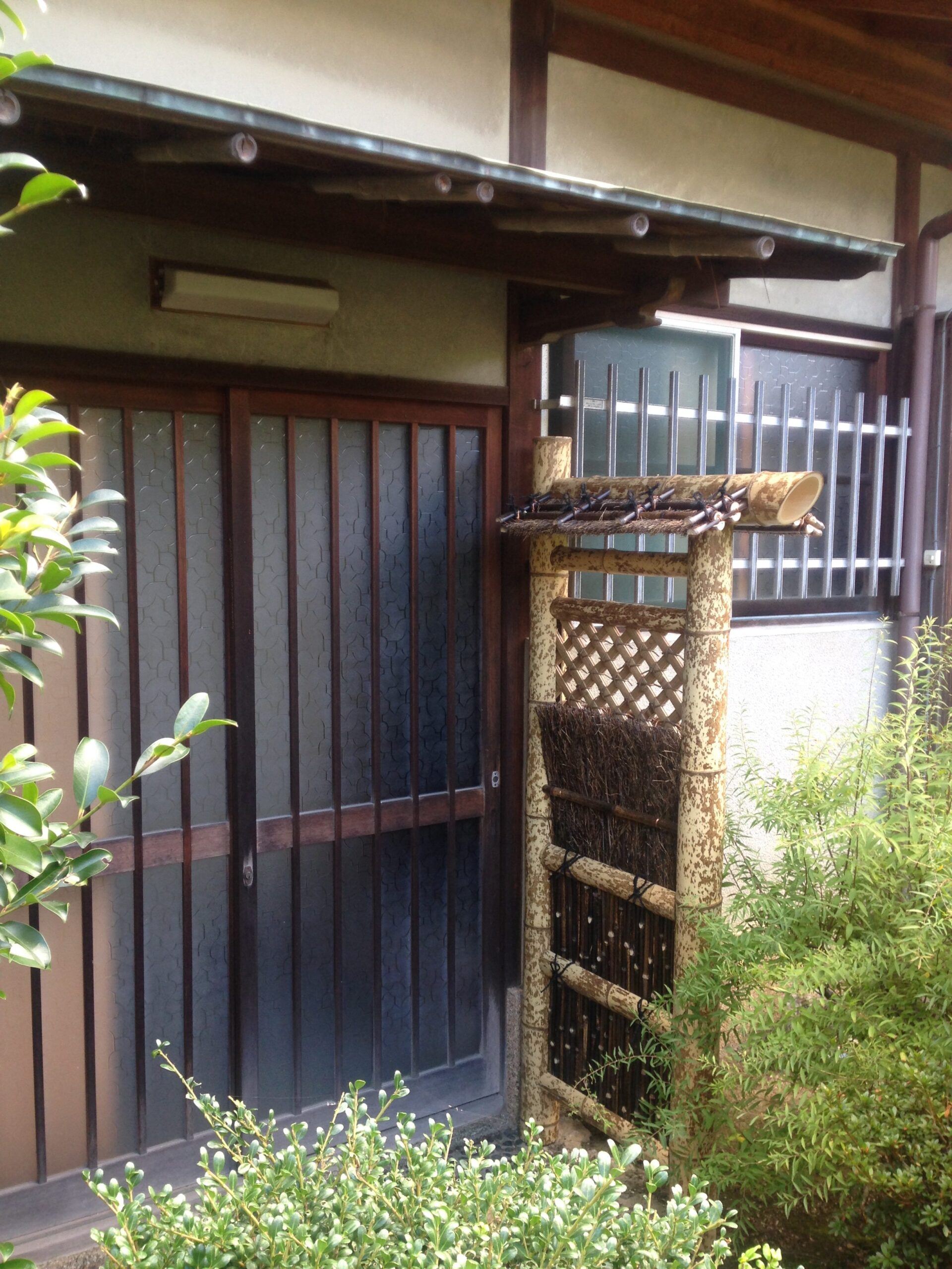 屋根付き垣